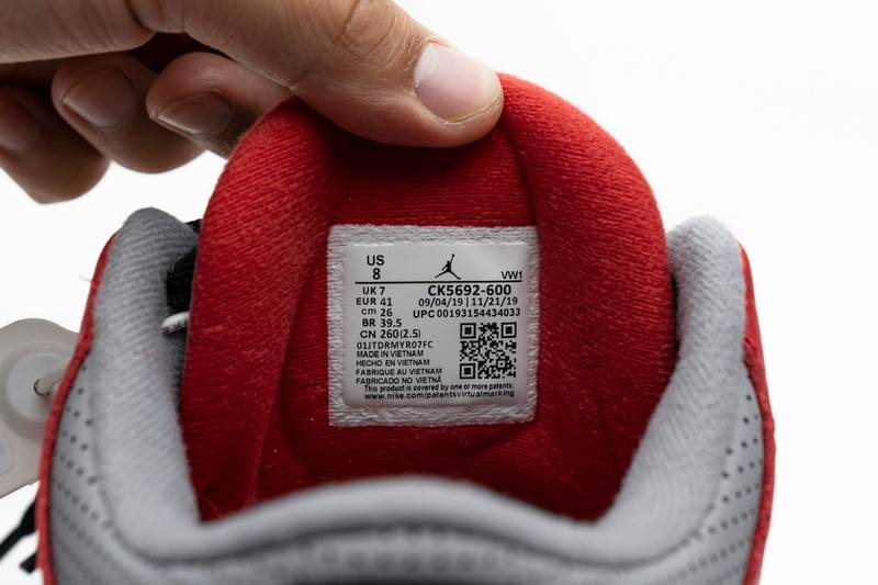 Air Jordan 3 Retro SE Unite Fire Red
