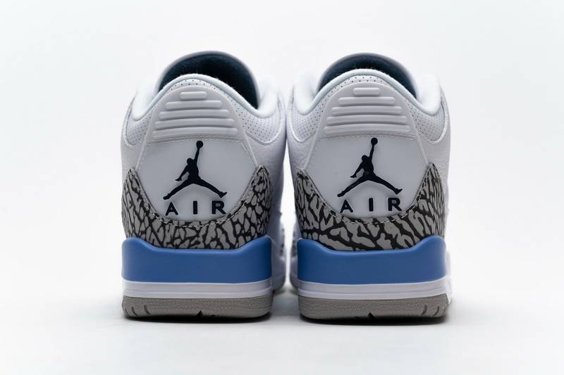 Air Jordan 3 Retro UNC
