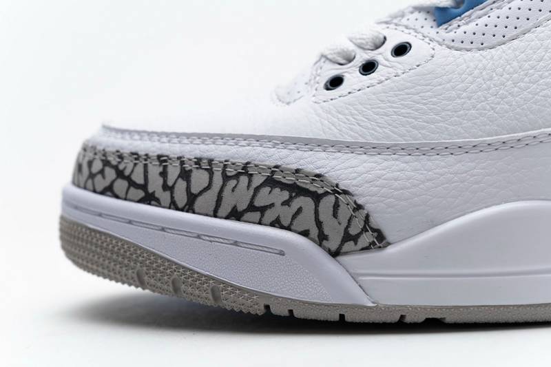 Air Jordan 3 Retro UNC