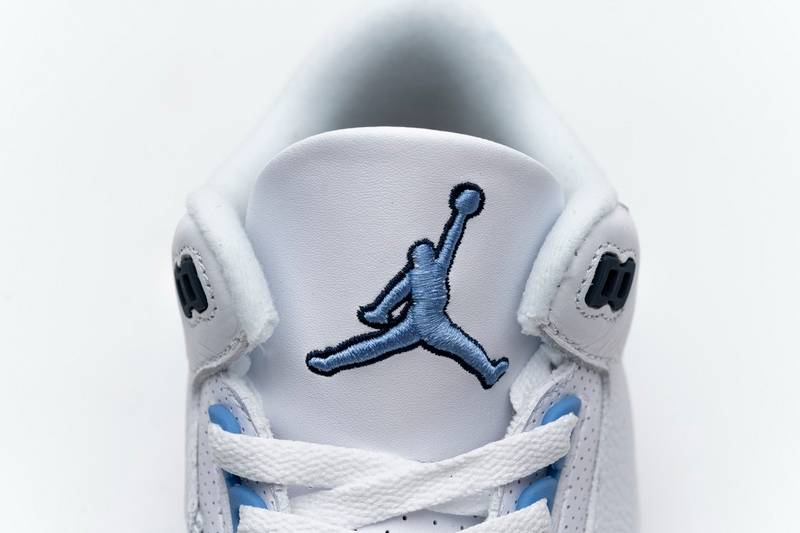 Air Jordan 3 Retro UNC