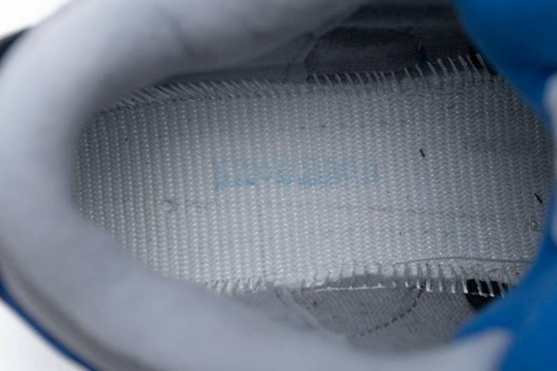 Air Jordan 3 Retro Varsity Royal