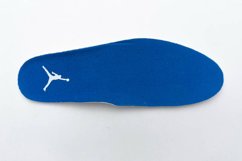 Air Jordan 3 Retro Varsity Royal