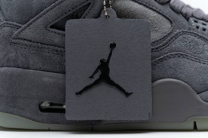 Air Jordan 4 Retro KAWS