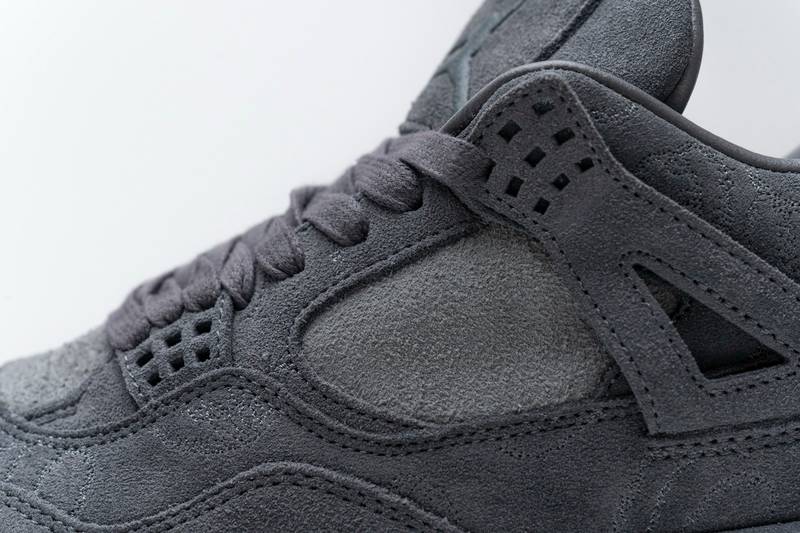 Air Jordan 4 Retro KAWS