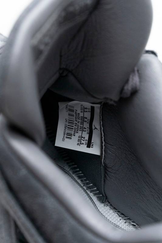 Air Jordan 4 Retro KAWS