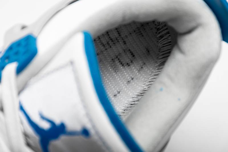 Air Jordan 4 Retro Military Blue