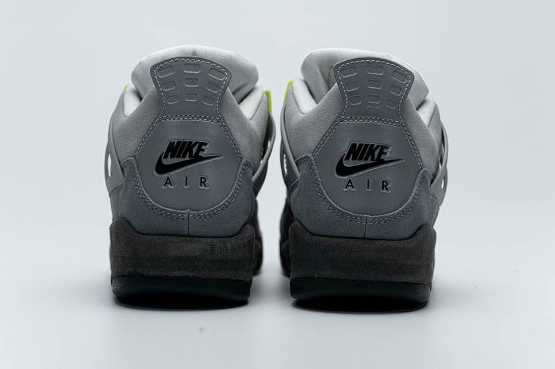 Air Jordan 4 Retro SE 95 Neon