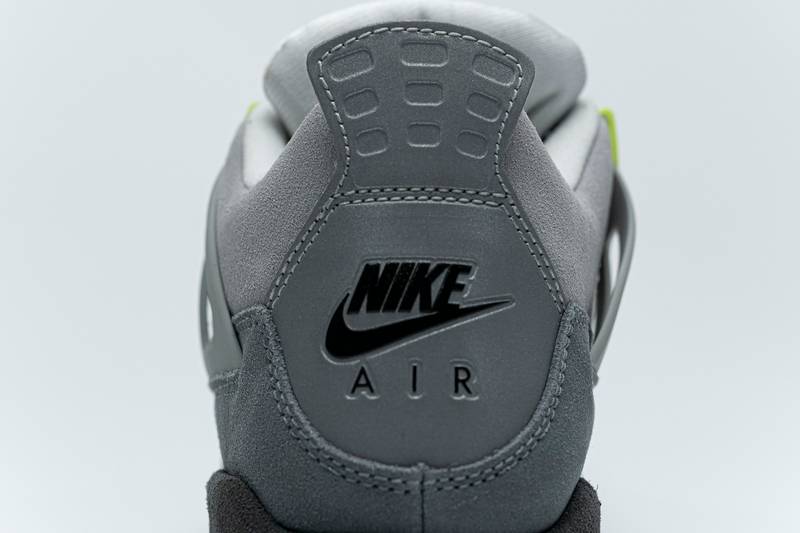 Air Jordan 4 Retro SE 95 Neon