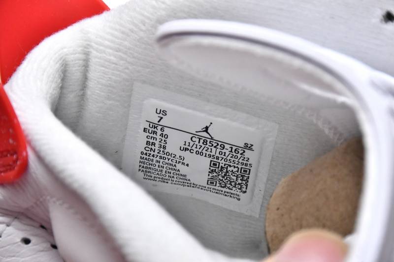 Air Jordan 6 Red Oreo