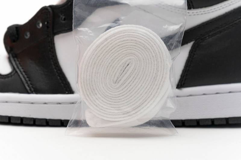 Jordan 1 Retro Black White