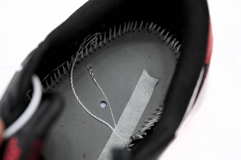 Jordan 1 Retro Low OG Black Toe