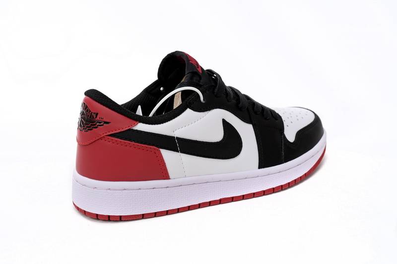 Jordan 1 Retro Low OG Black Toe