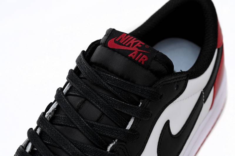 Jordan 1 Retro Low OG Black Toe