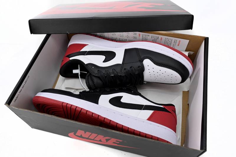 Jordan 1 Retro Low OG Black Toe