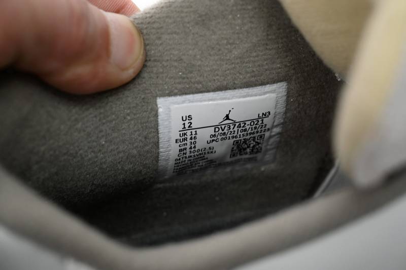 Jordan 4 Retro SE Craft Photon Dust