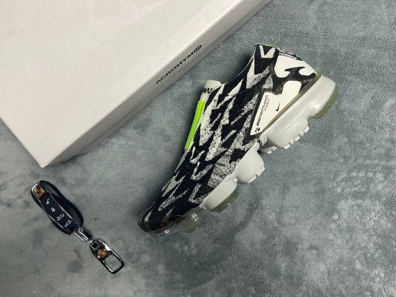 Nike Air VaporMax Moc 2 Acronym Light Bone​