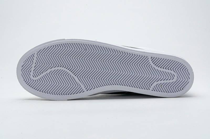 Nike Blazer Mid 77 Vintage “Reverse Logo​