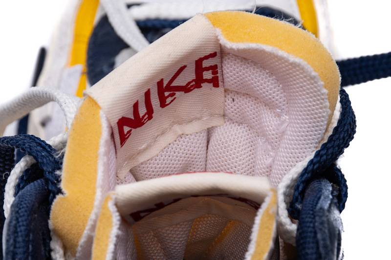 Nike Blazer Mid sacai Snow Beach