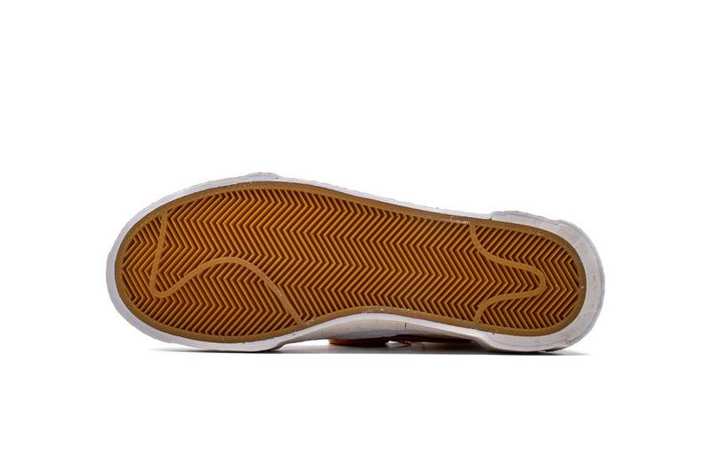 Nike Blazer Mid sacai Snow Beach