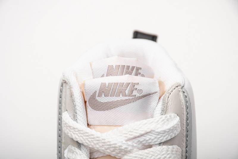 Nike Blazer Mid sacai White Grey