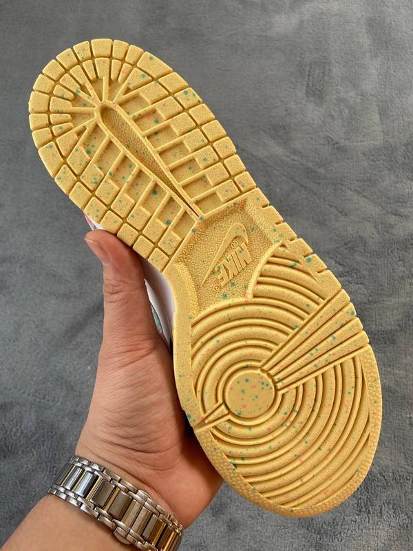 Nike Dunk Low Light Soft Pink