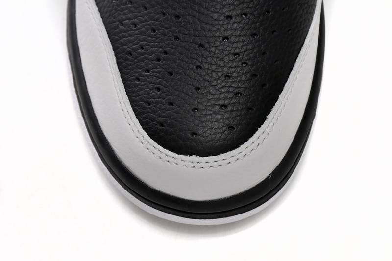 Nike Dunk Low Retro Reverse Panda