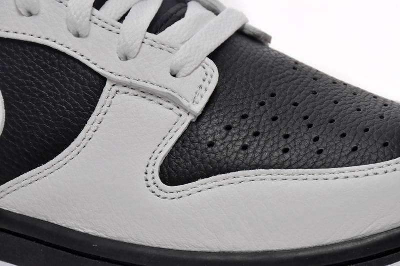 Nike Dunk Low Retro Reverse Panda