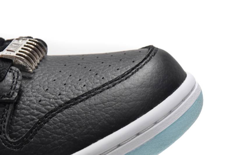 Nike Dunk Low SE Barber Shop Black