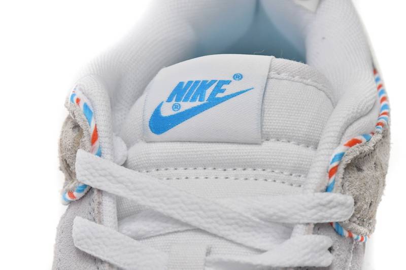 Nike Dunk Low SE Barber Shop Grey