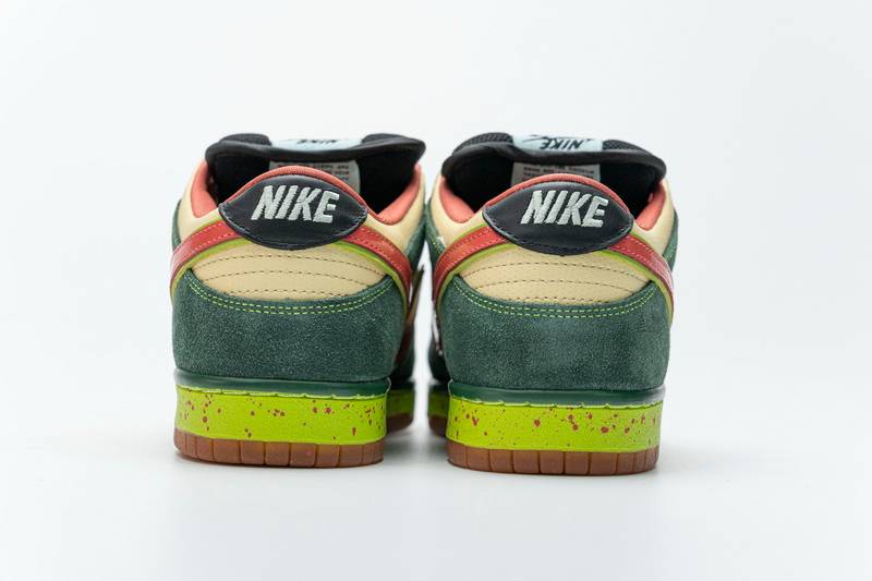 Nike Dunk SB Low Mosquito