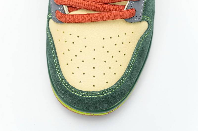 Nike Dunk SB Low Mosquito