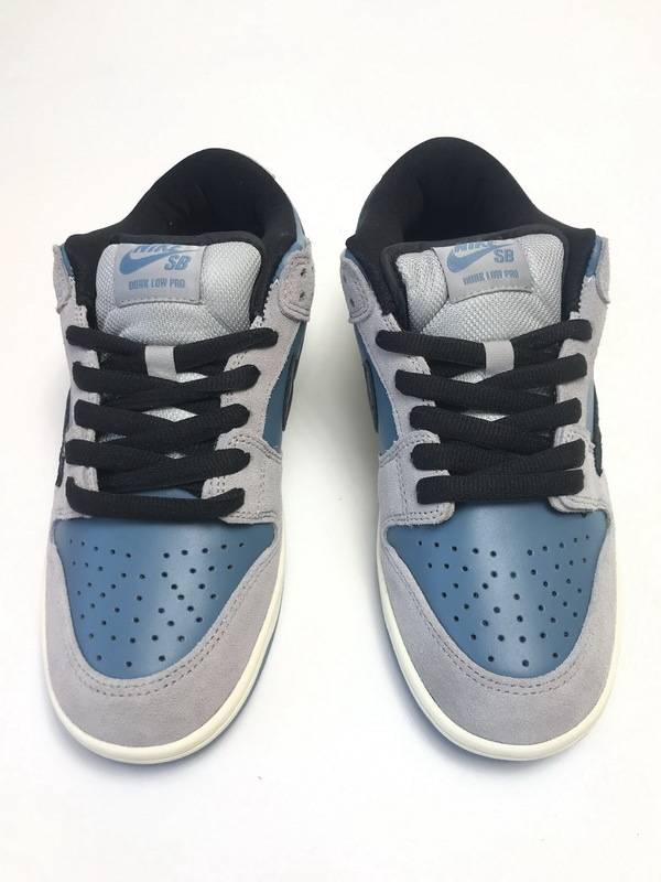 Nike Dunk SP x LowTravis Scott x PlayStation