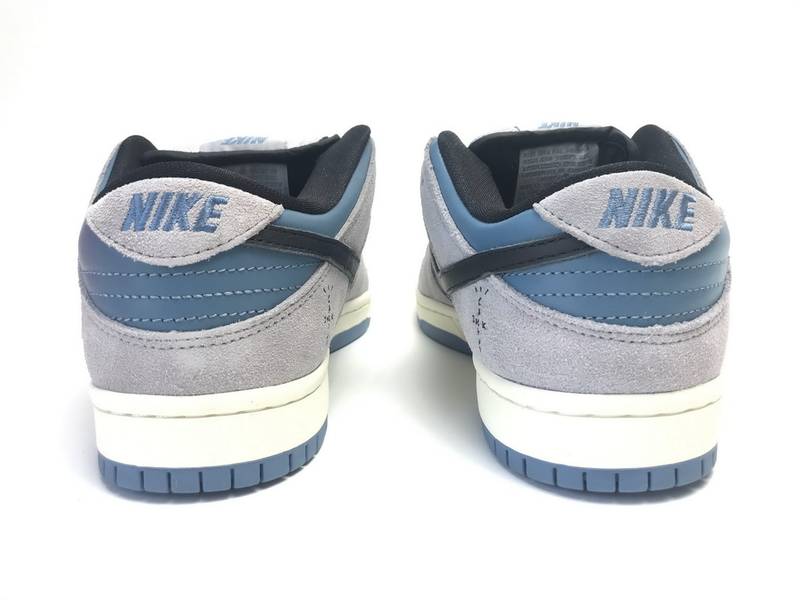 Nike Dunk SP x LowTravis Scott x PlayStation