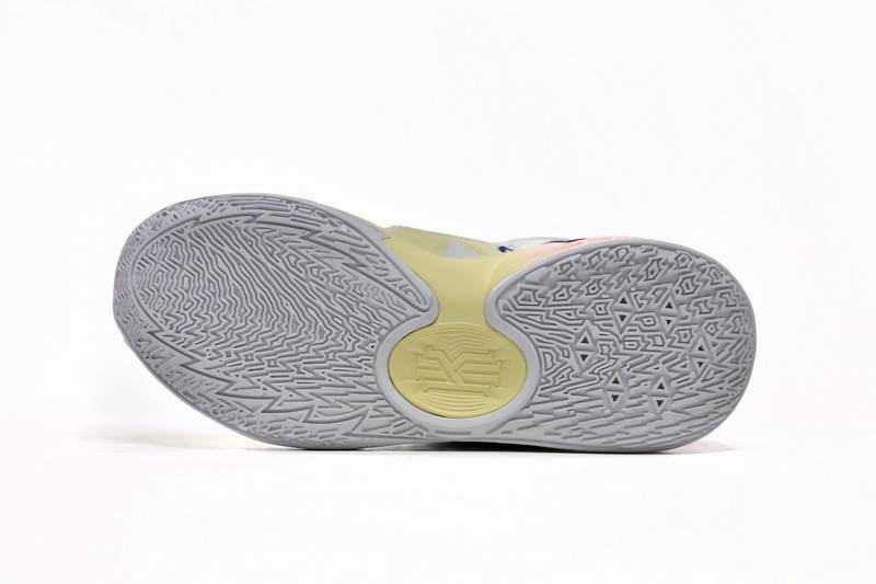 Nike Kyrie Low 5 Butterfly Effect