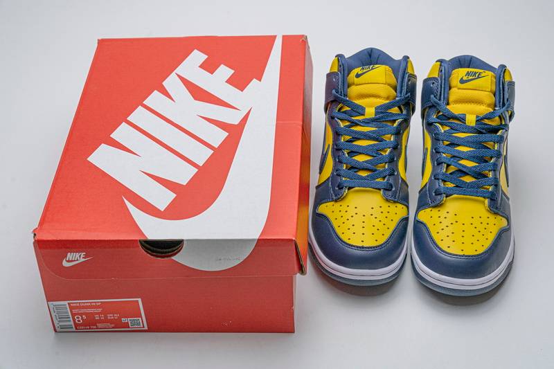 Nike SB Dunk High Michigan