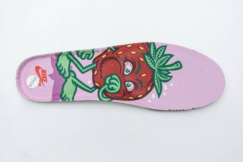 Nike SB Dunk High Strawberry Cough