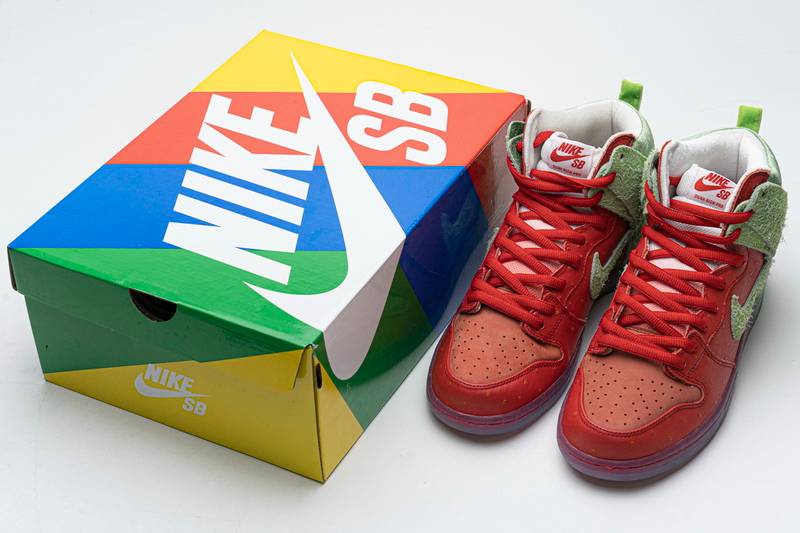 Nike SB Dunk High Strawberry Cough