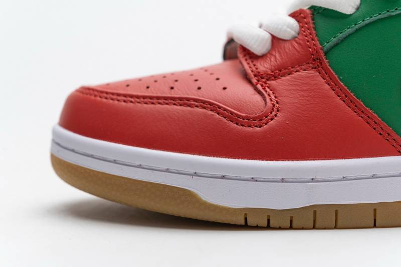 Nike SB Dunk Low 7 Eleven