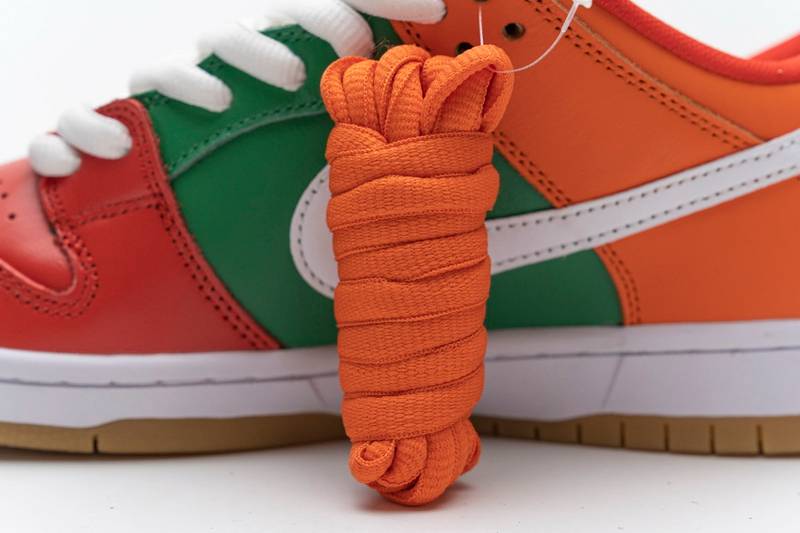 Nike SB Dunk Low 7 Eleven