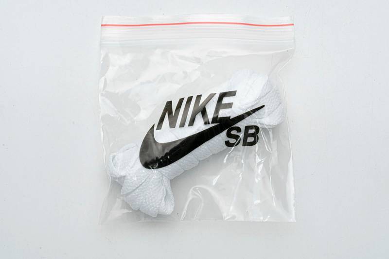 Nike SB Dunk Low Brown Stars