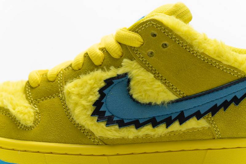 Nike SB Dunk Low Grateful Dead Yellow Bear
