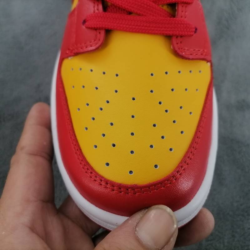 Nike SB Dunk Low Midas Gold​