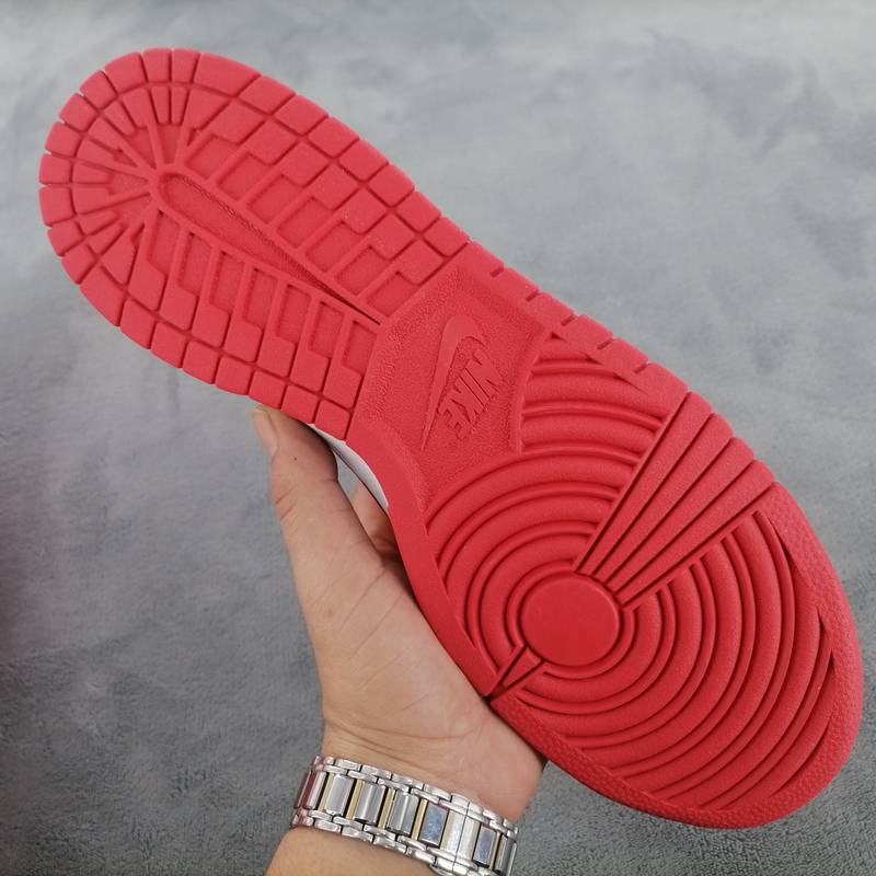 Nike SB Dunk Low Midas Gold​