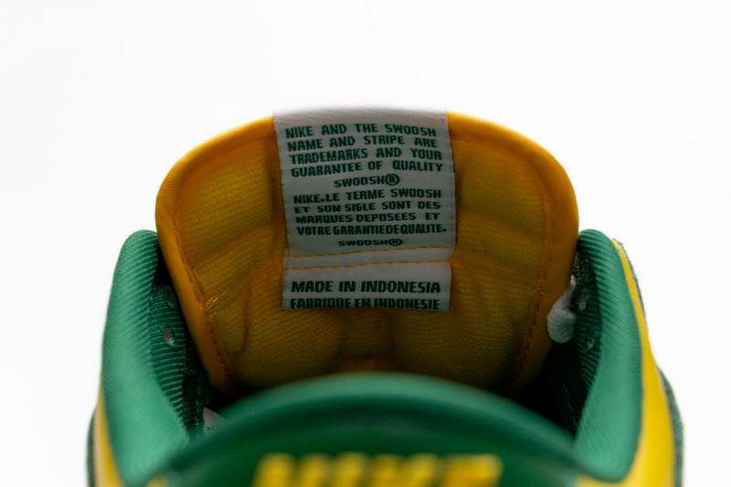 Nike SB Dunk Low SP Brazil