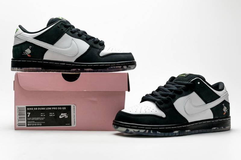 Nike SB Dunk Low Staple Panda Pigeon