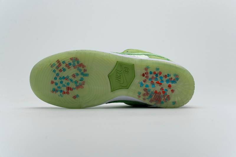 Nike SB Dunk Low Strange Love Green