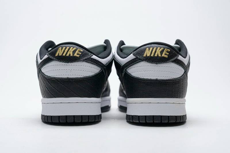 nike sb dunk low S*p*e black stars