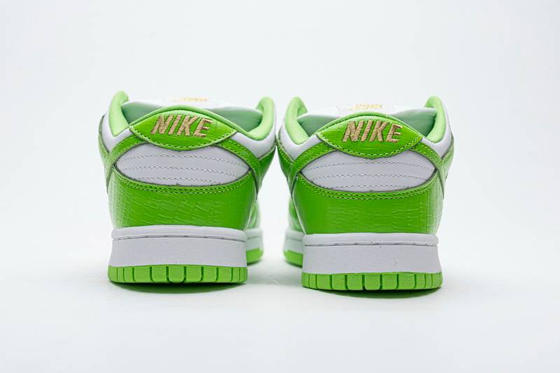 nike sb dunk low S*p*e green stars