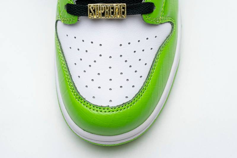 nike sb dunk low S*p*e green stars
