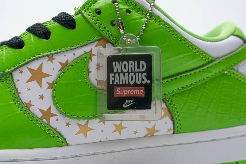 nike sb dunk low S*p*e green stars